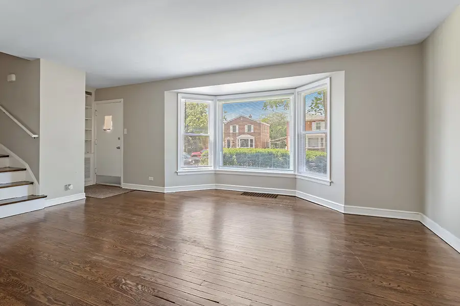 9121 S Utica Avenue, Evergreen Park, IL 60805 - #3
