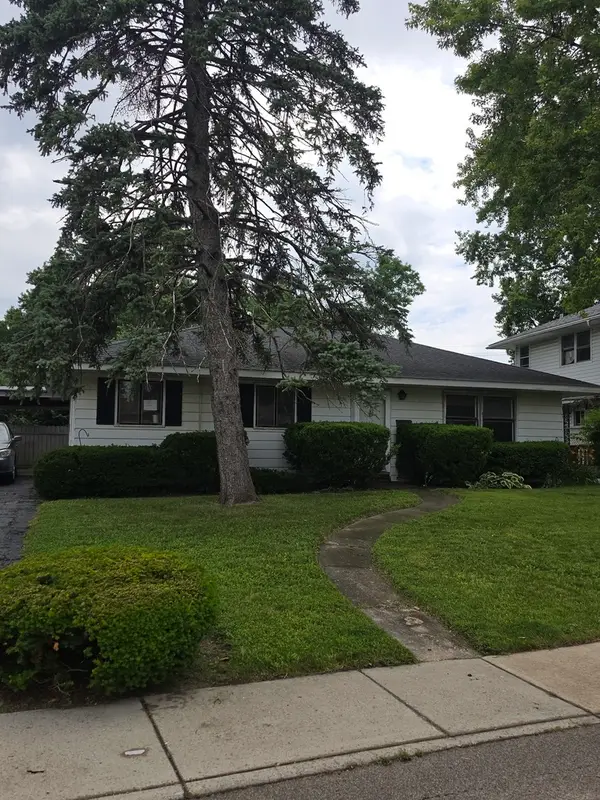 2327 Arrow Street, Carpentersville, IL 60110