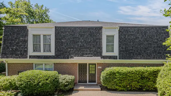 831 Garfield Avenue #C, Libertyville, IL 60048