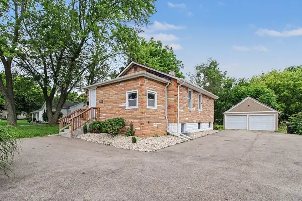 208 W Nippersink Road, Round Lake, IL 60073