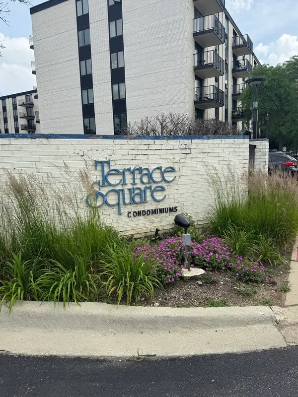 9701 Dee Road #4K, Niles, IL 60714