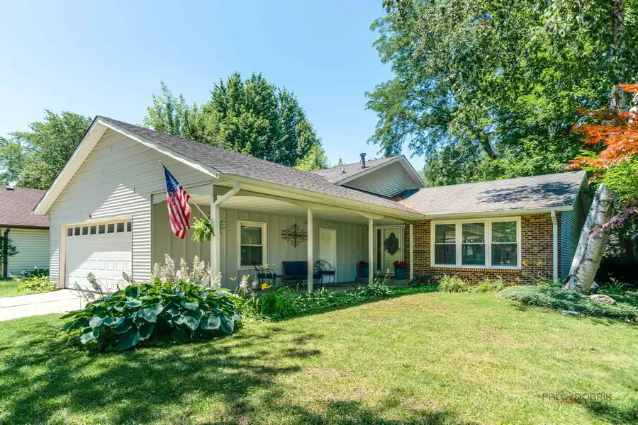 6 S Deerpath Drive, Vernon Hills, IL 60061 - #2
