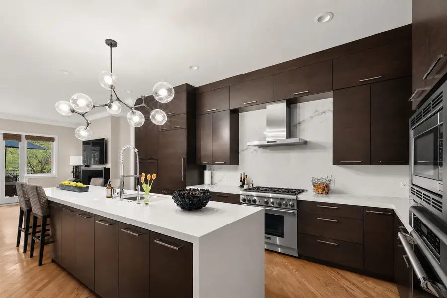 2715 N Bosworth Avenue, Chicago, IL 60614 - #3