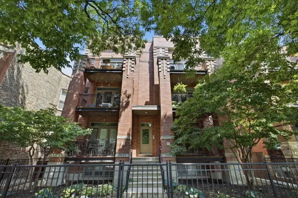 2627 N Sheffield Avenue #301, Chicago, IL 60614