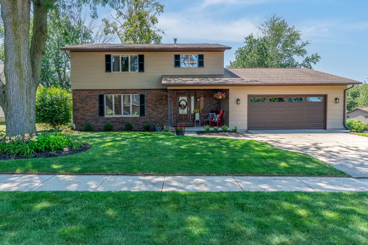 1007 Brookview Drive, De Witt, IA 52742 - #1
