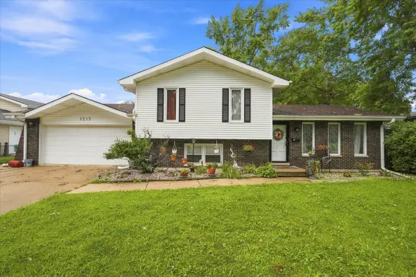 1215 Devonshire Drive, Joliet, IL 60435