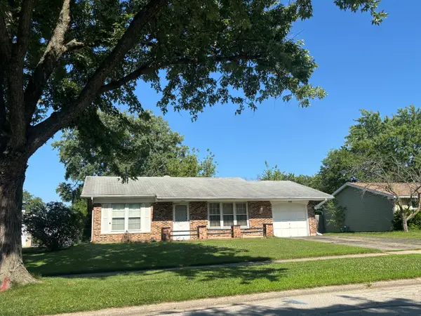 104 Springhill Drive, Bolingbrook, IL 60440