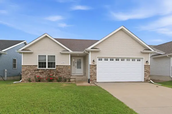 1709 Nicole Court, Davenport, IA 52807