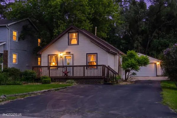 126 W 3rd Avenue, New Lenox, IL 60451