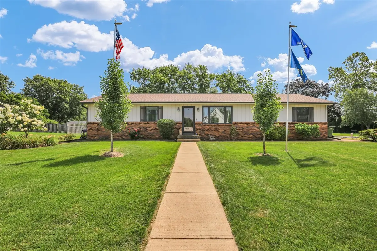 102 Sharon Drive, Mahomet, IL 61853 - #1