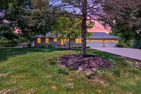 19882 Oakwood Drive, Bloomington, IL 61705