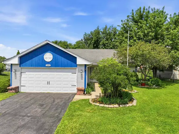 592 Bluff Street, Carol Stream, IL 60188