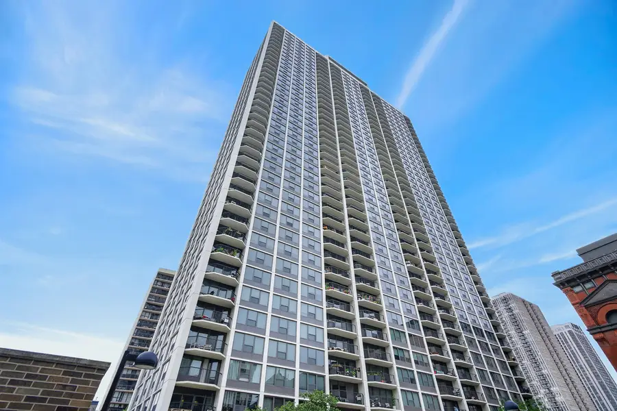 1560 N Sandburg Terrace #1905J, Chicago, IL 60610 - #2