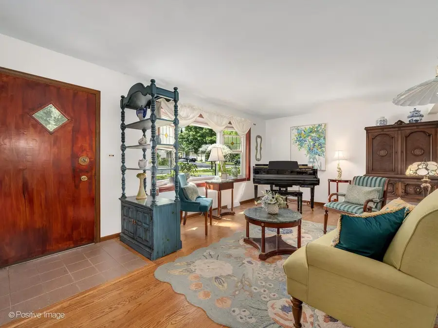 4733 S Pershing Avenue, Downers Grove, IL 60515 - #3
