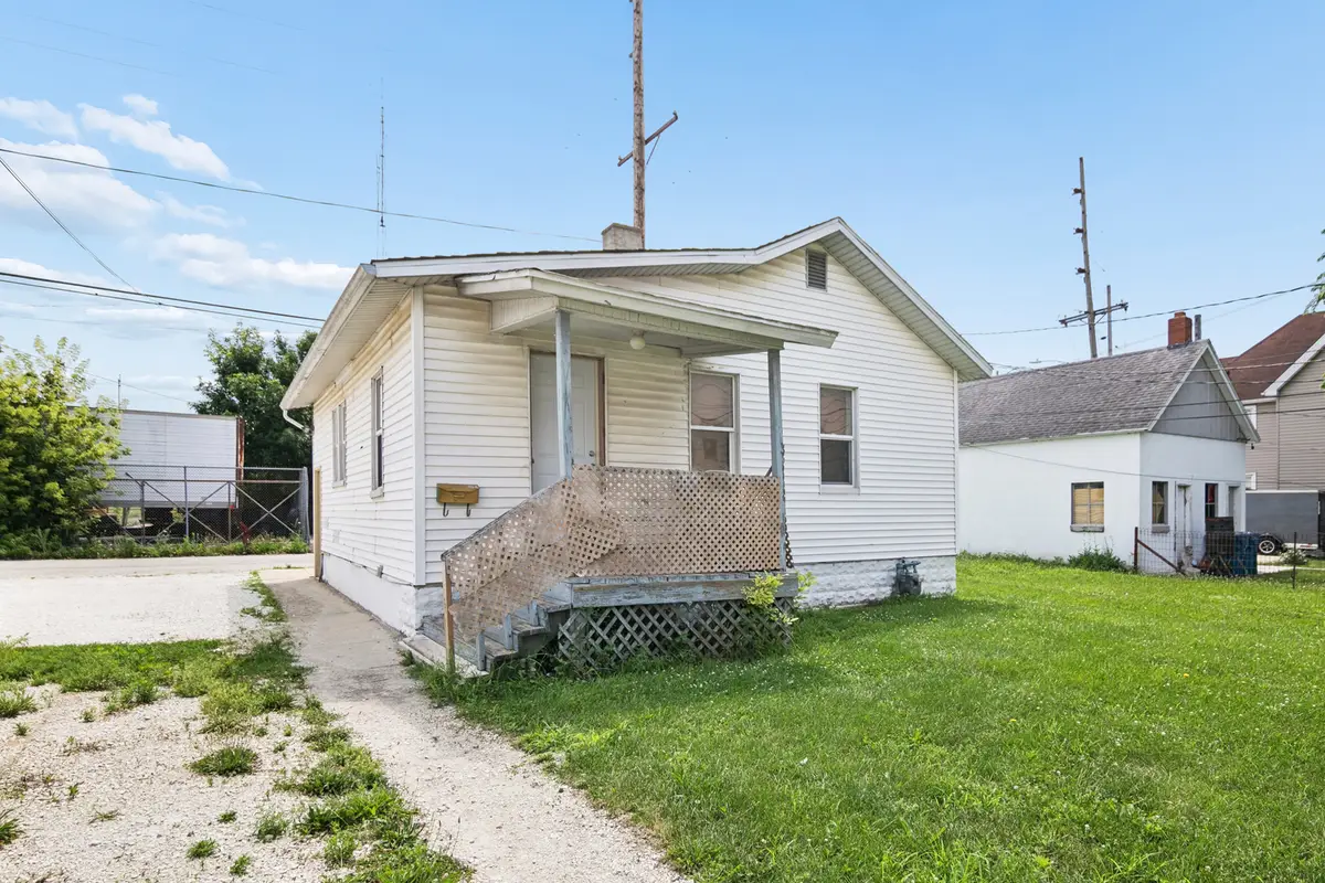 358 S Washington Avenue, Kankakee, IL 60901 - #1