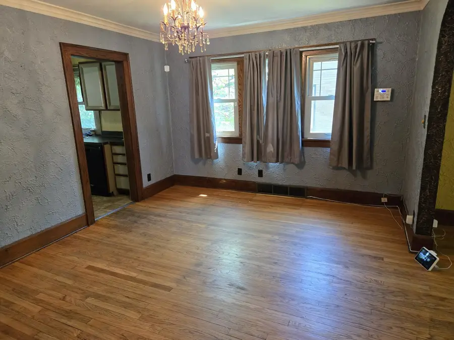 534 Saint Louis Avenue, Rockford, IL 61104 - #3