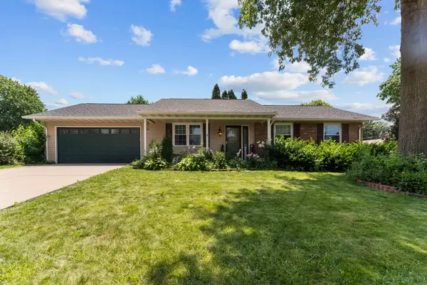 1415 W 55th Street, Davenport, IA 52806