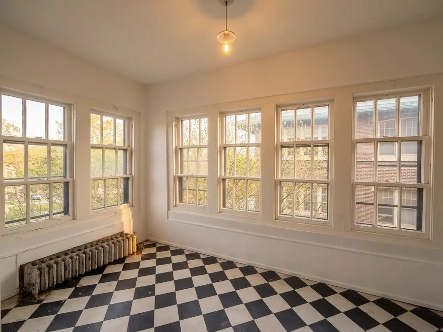 953 E Hyde Park Boulevard #3, Chicago, IL 60615 - #3