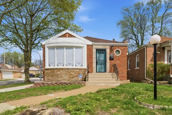8801 S Clyde Avenue, Chicago, IL 60617