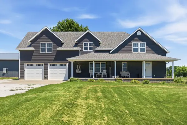 1219 N Mississippi Street, Blue Grass, IA 52726