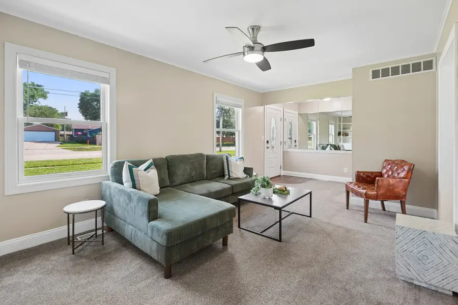 1929 Tanglefoot Lane, Bettendorf, IA 52722 - #2