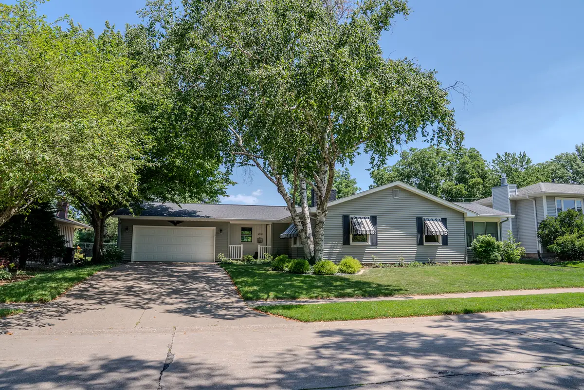 2918 30th Street, Moline, IL 61265 - #1