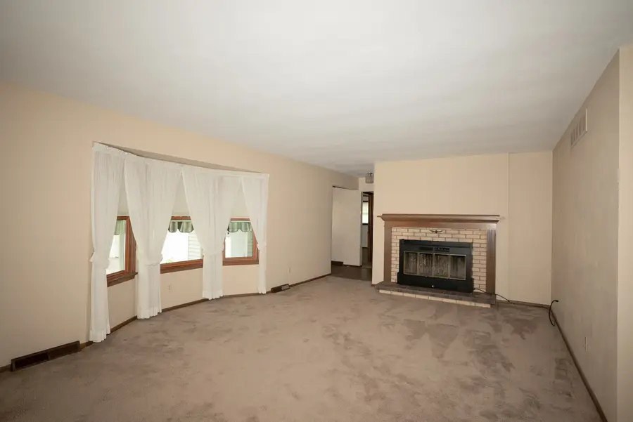 2918 30th Street, Moline, IL 61265 - #2