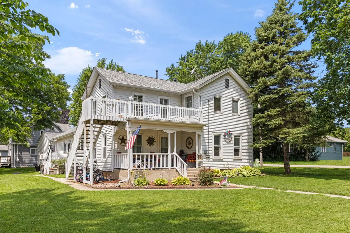 221 Castle Street, Sandwich, IL 60548 - #1
