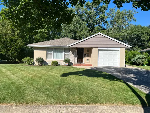 255 Riverside Drive, Northfield, IL 60093