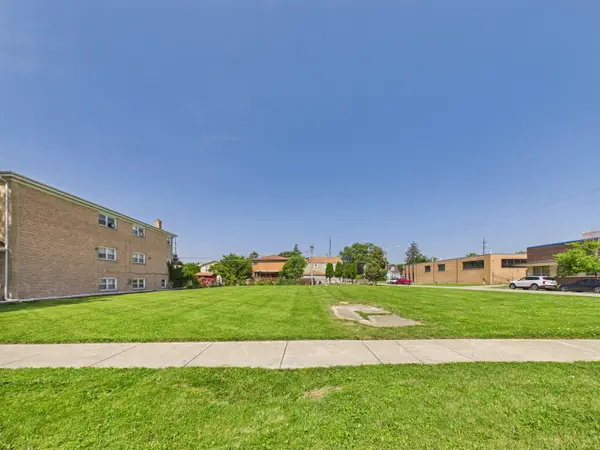1636 N 32nd Avenue, Melrose Park, IL 60160