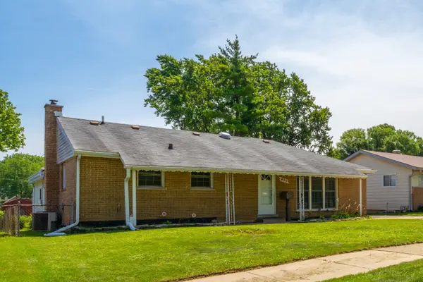 425 S Clarendon Avenue, Addison, IL 60101