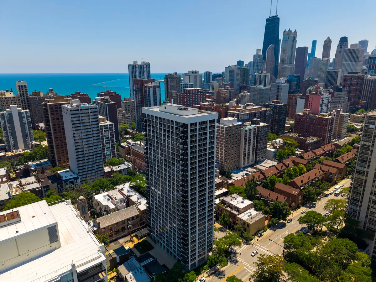 88 W Schiller Street #402, Chicago, IL 60610 - #1