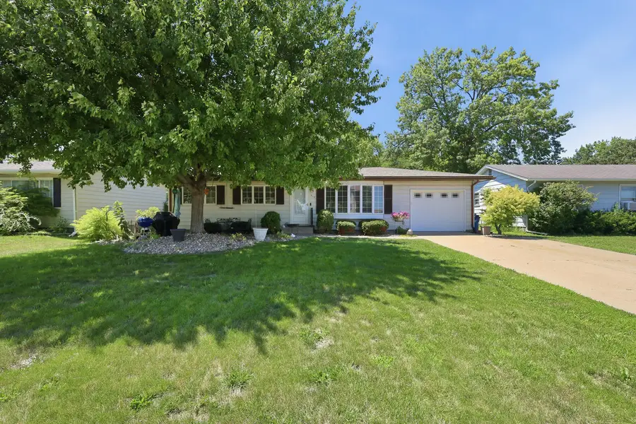 512 N 1st Street, Eldridge, IA 52748 - #3