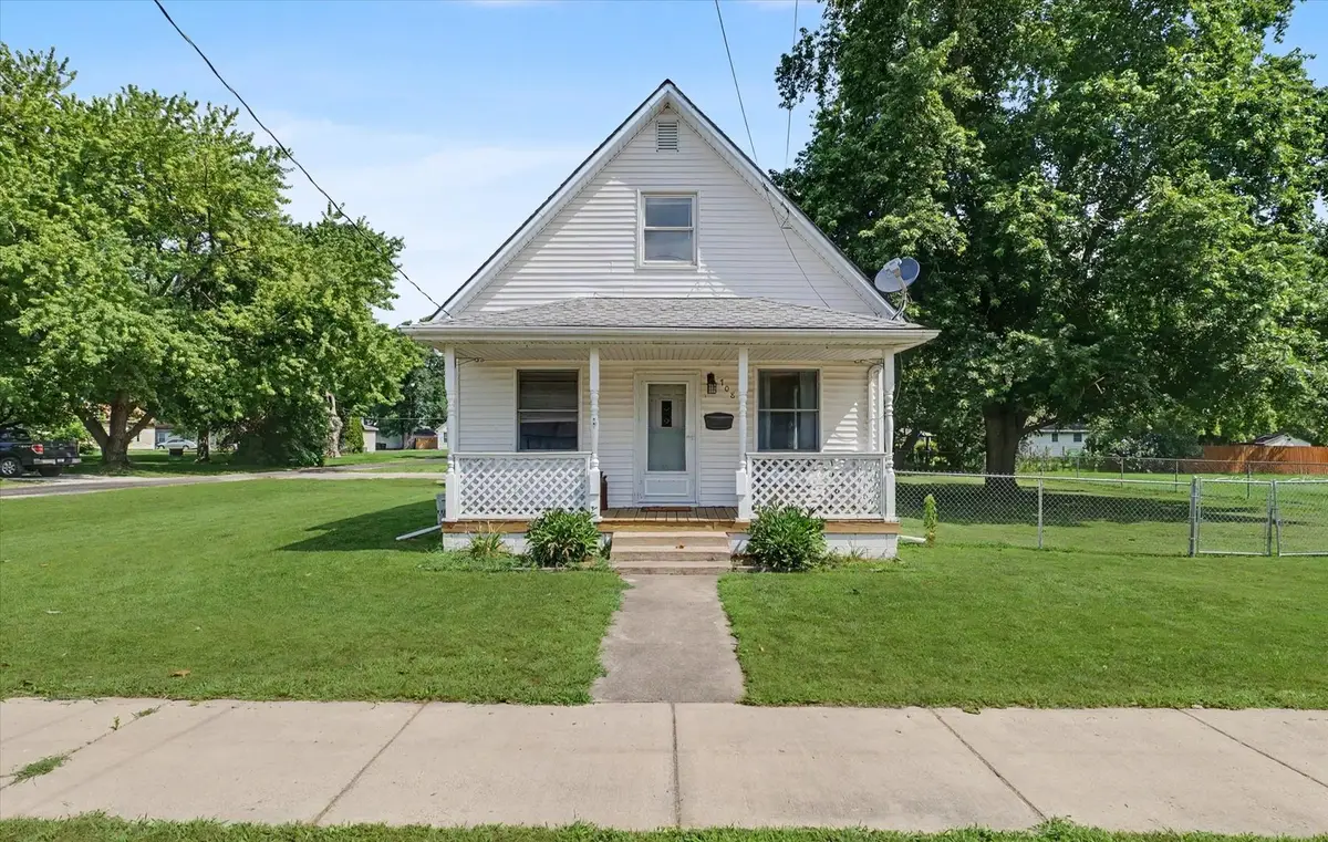 708 W Water Street, Farmer City, IL 61842 - #1