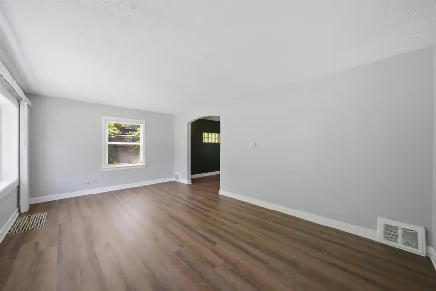 10122 S Luella Avenue, Chicago, IL 60617 - #3