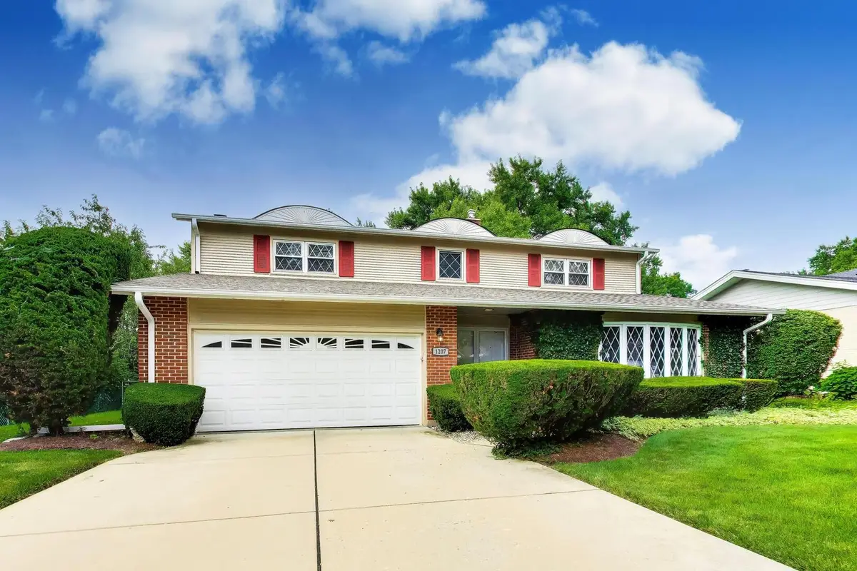 1207 W Thomas Street, Arlington Heights, IL 60004 - #1