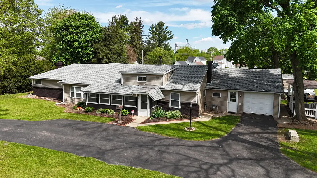 221 Central Avenue, Genoa, IL 60135 - #1