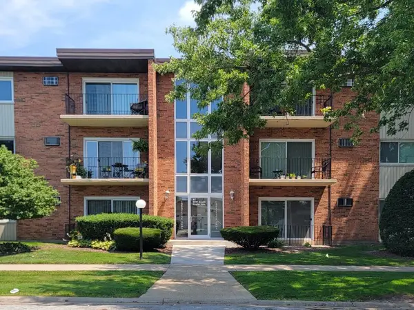 9721 S Keeler Avenue #204, Oak Lawn, IL 60453