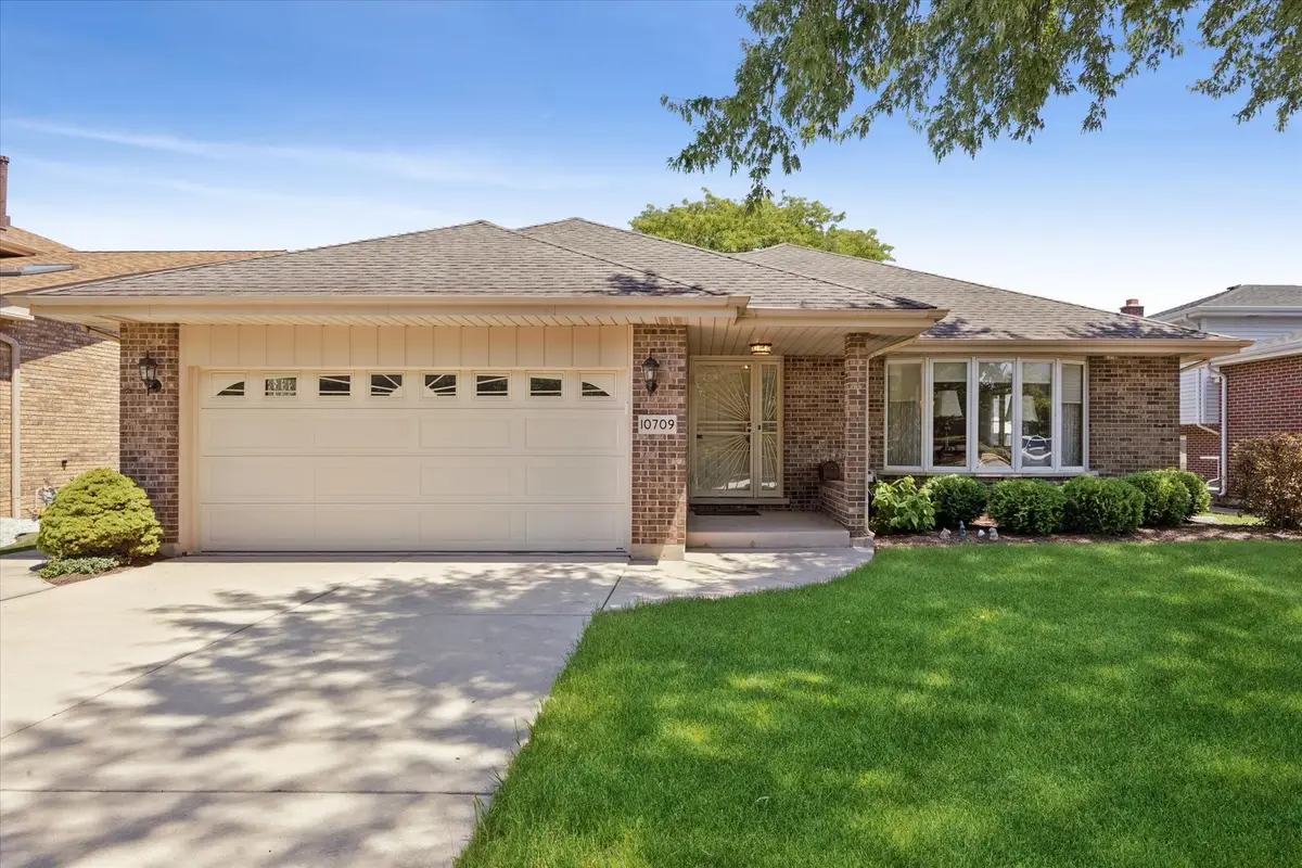 10709 S Washington Street, Oak Lawn, IL 60453 - #1