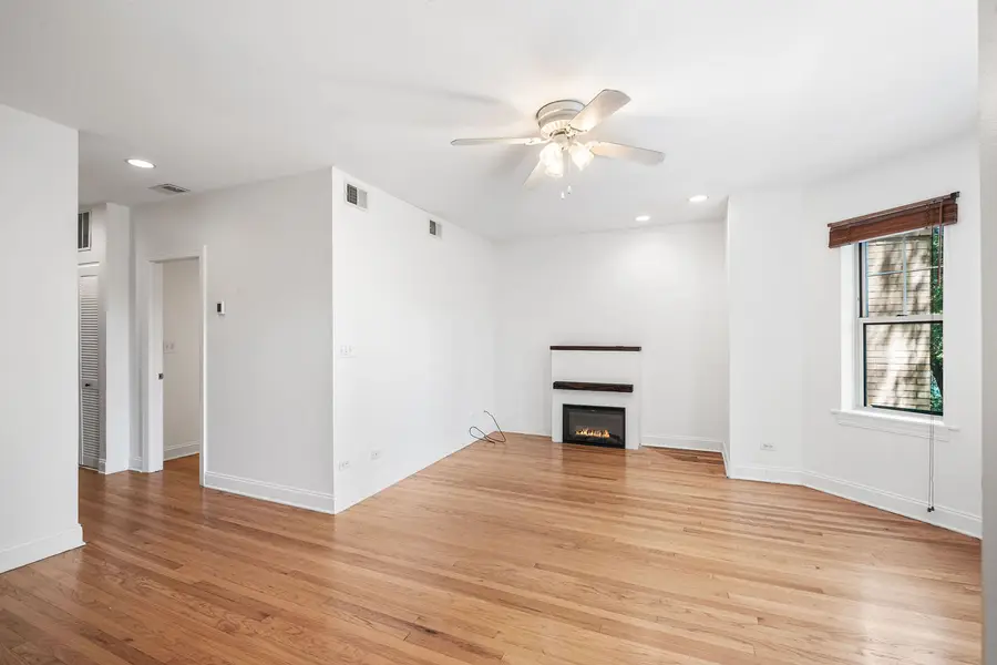 6452 N Bell Avenue #3, Chicago, IL 60645 - #3