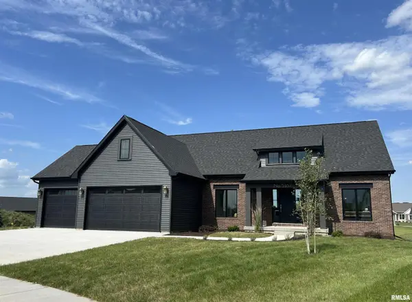 5167 Lakeside Court, Bettendorf, IA 52722