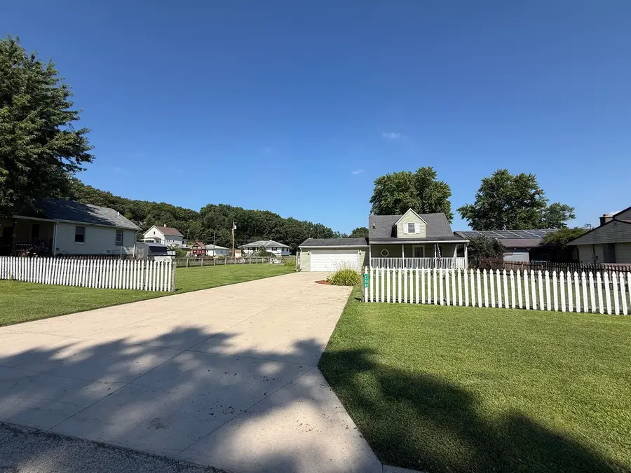 411 Broadway Street, Depue, IL 61322 - #2