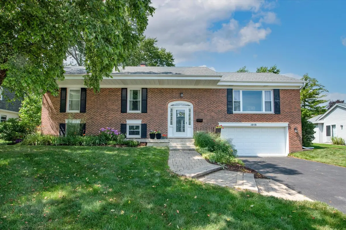 1058 W Illinois Avenue, Palatine, IL 60067 - #1