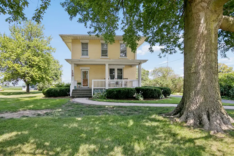 125 W 1st Avenue, Clifton, IL 60927 - #2