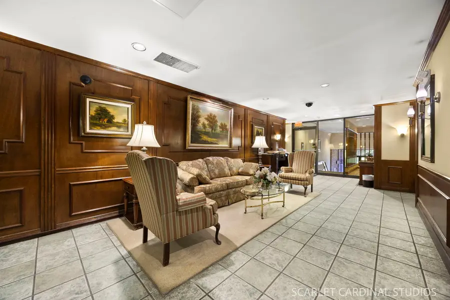 453 Raintree Drive #4D, Glen Ellyn, IL 60137 - #2
