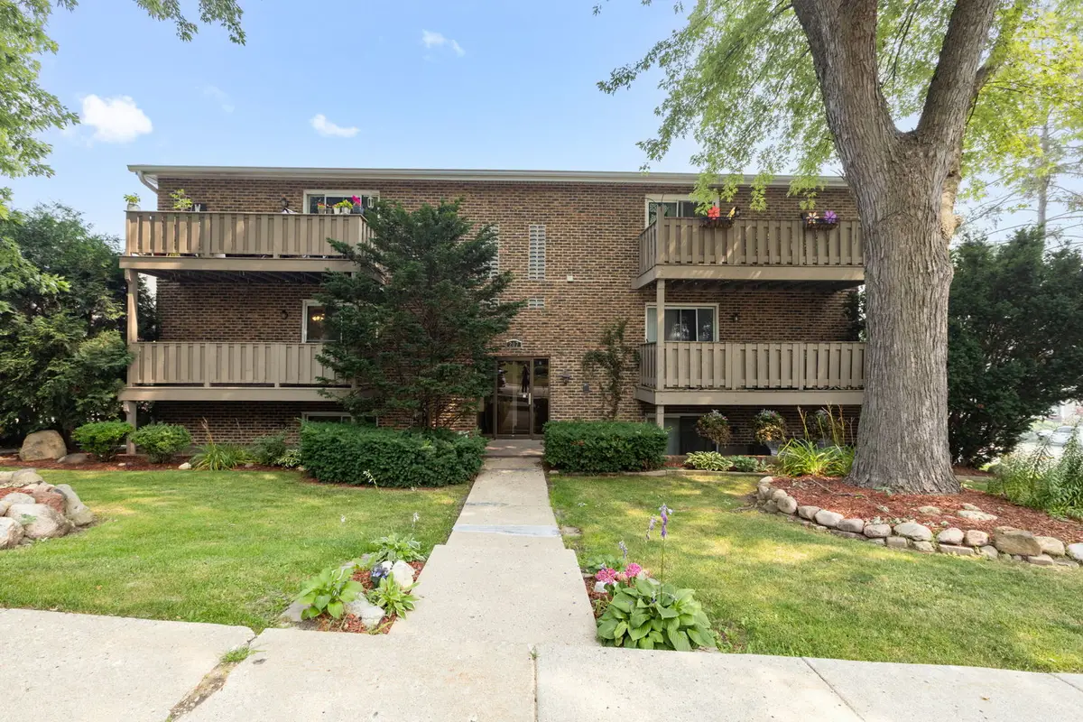 207 Fremont Street #3, Woodstock, IL 60098 - #1
