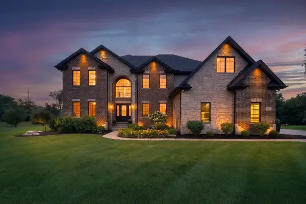 7812 Northwoods Drive, Frankfort, IL 60423