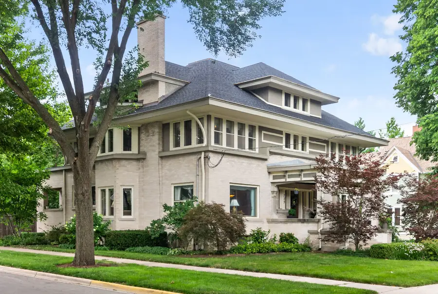 729 W Downer Place, Aurora, IL 60506 - #3