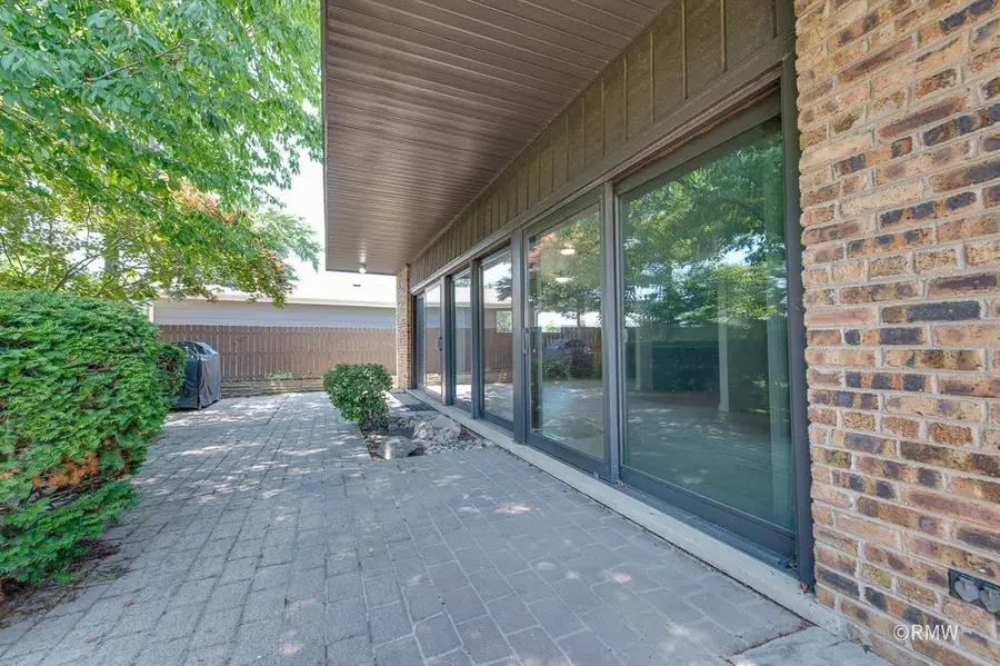 535 E Turner Avenue, Roselle, IL 60172 - #3