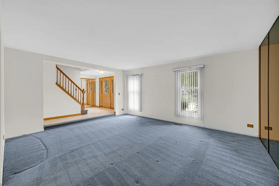 160 Chatham Lane, Roselle, IL 60172 - #3